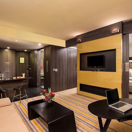 Novotel Kolkata Hotel And Residences Zewnętrze zdjęcie Suite at the hotel