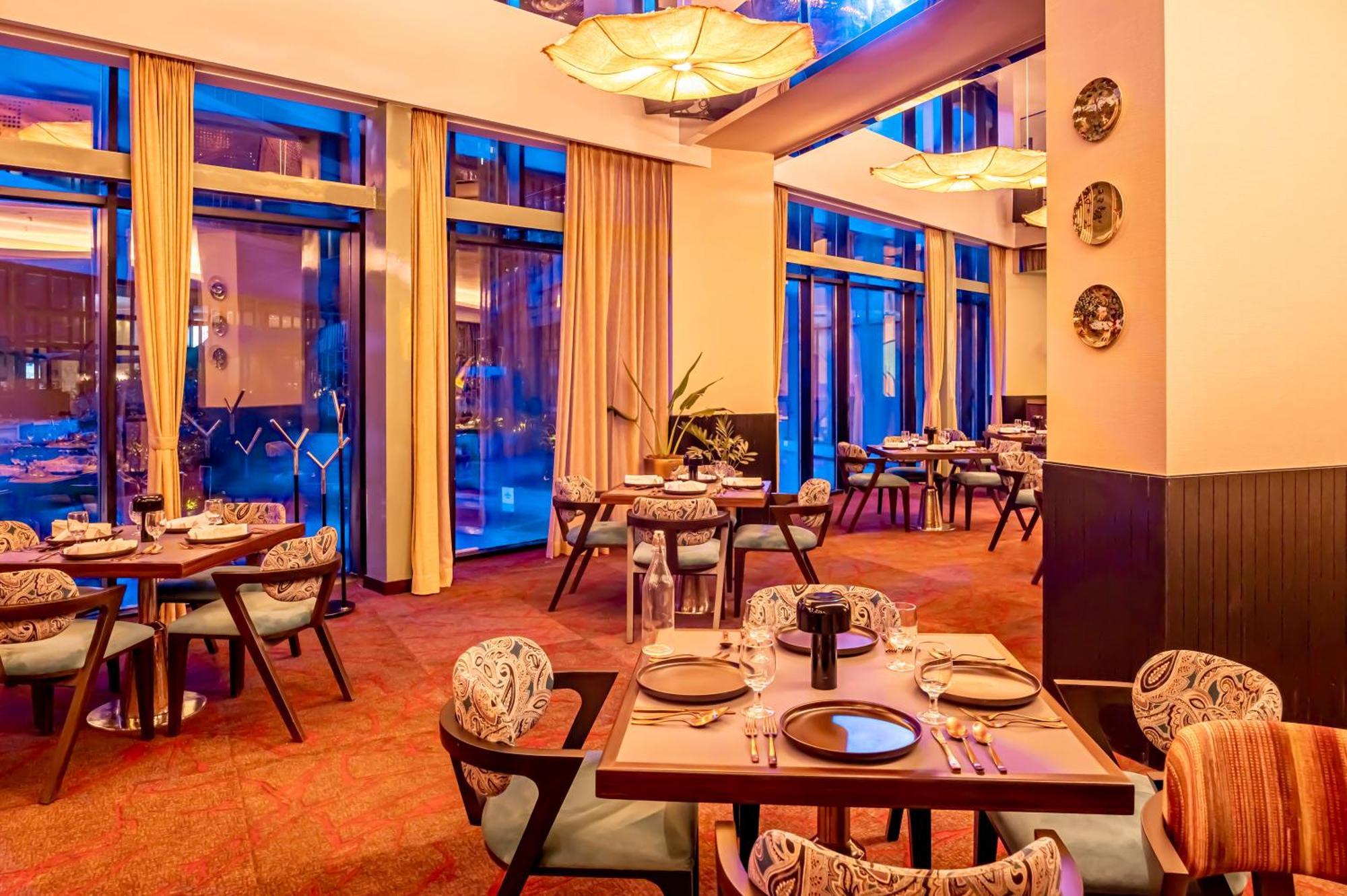 Novotel Kolkata Hotel And Residences Zewnętrze zdjęcie The restaurant