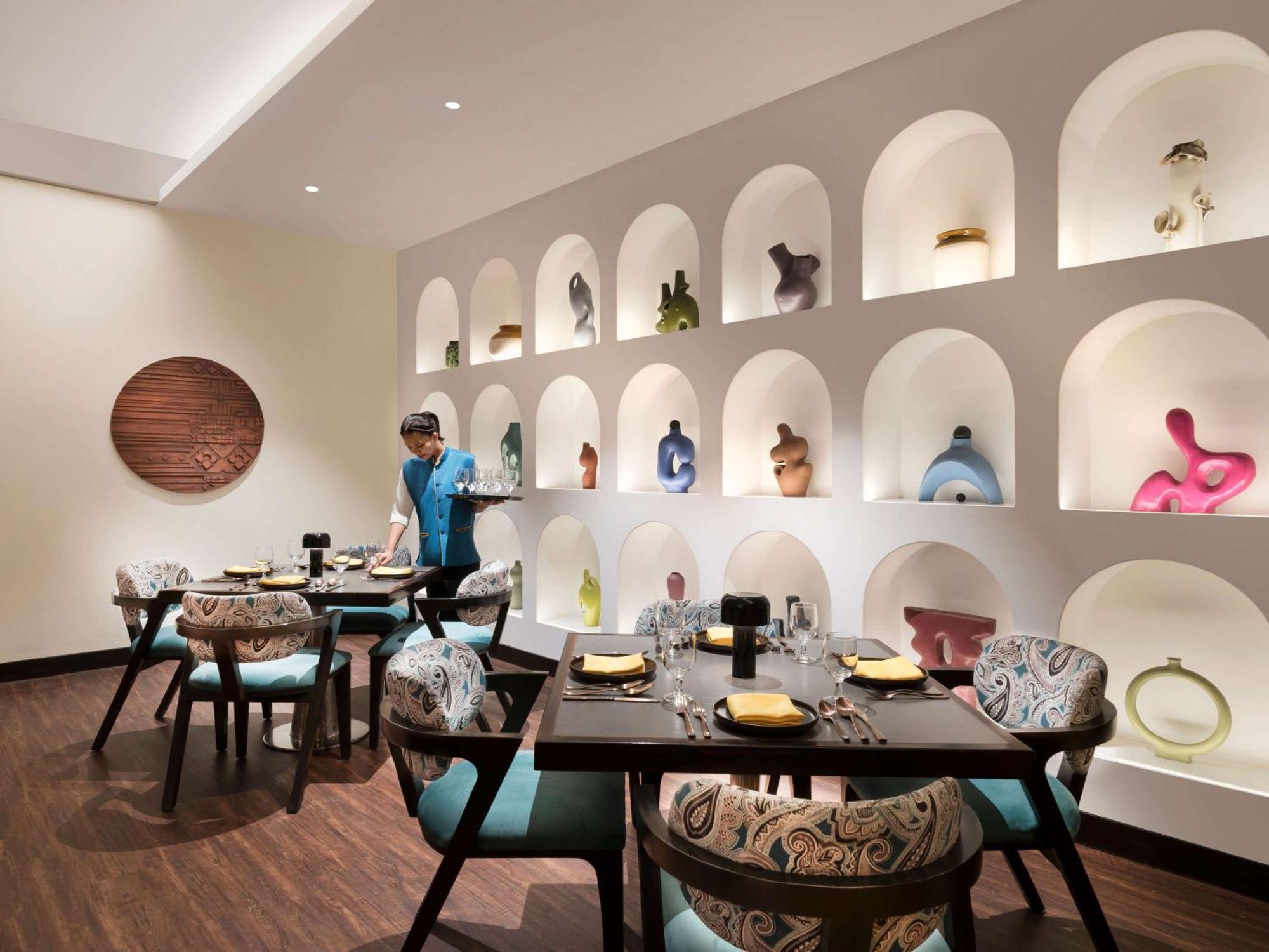Novotel Kolkata Hotel And Residences Zewnętrze zdjęcie The restaurant