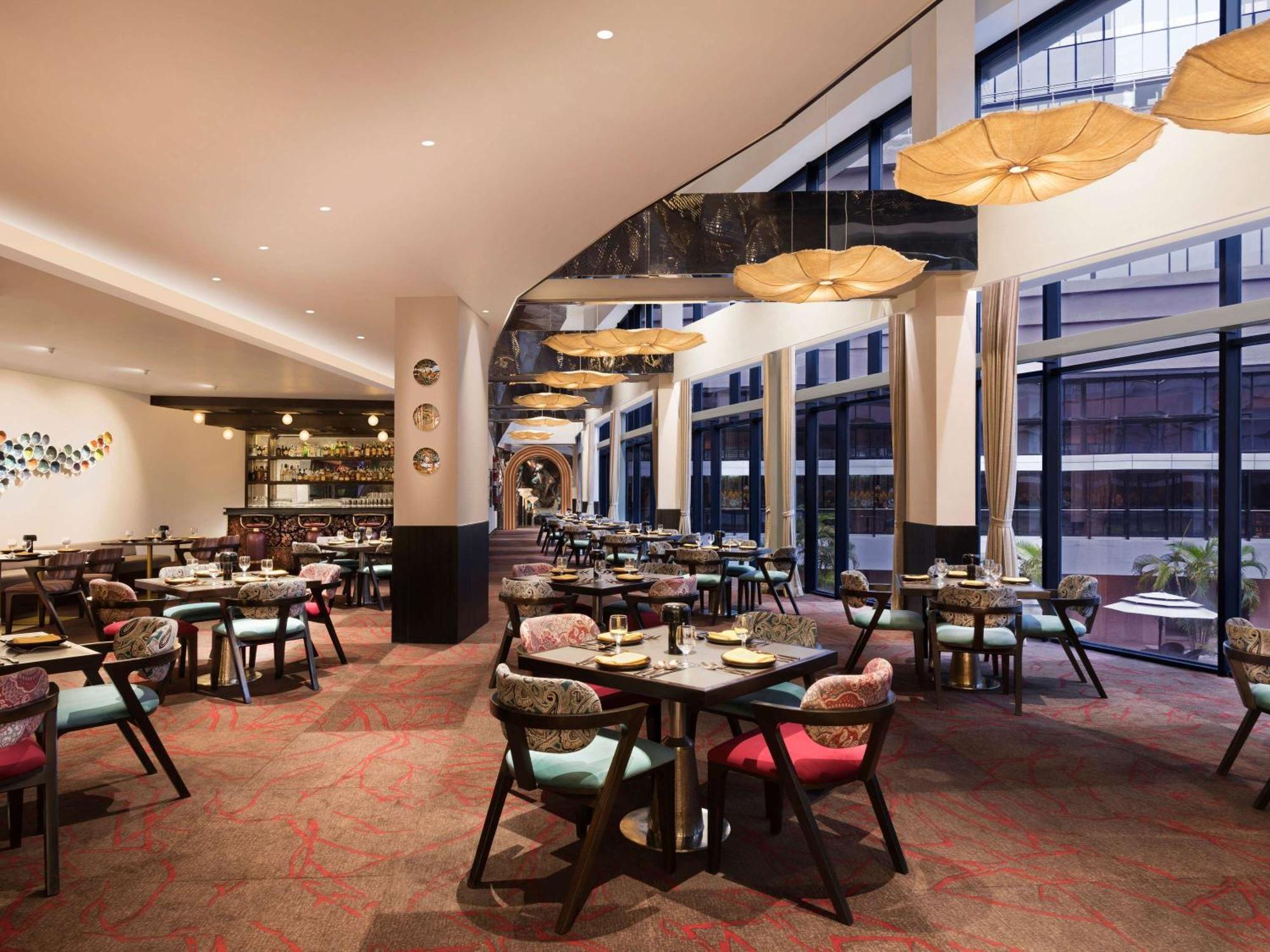 Novotel Kolkata Hotel And Residences Zewnętrze zdjęcie The restaurant