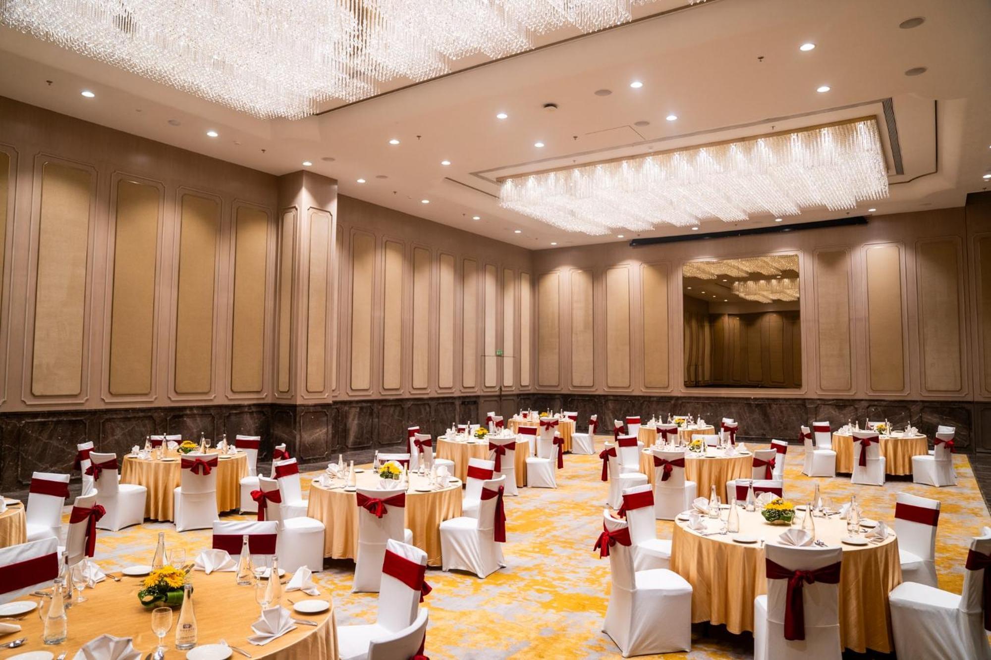 Novotel Kolkata Hotel And Residences Zewnętrze zdjęcie The Grand Ballroom