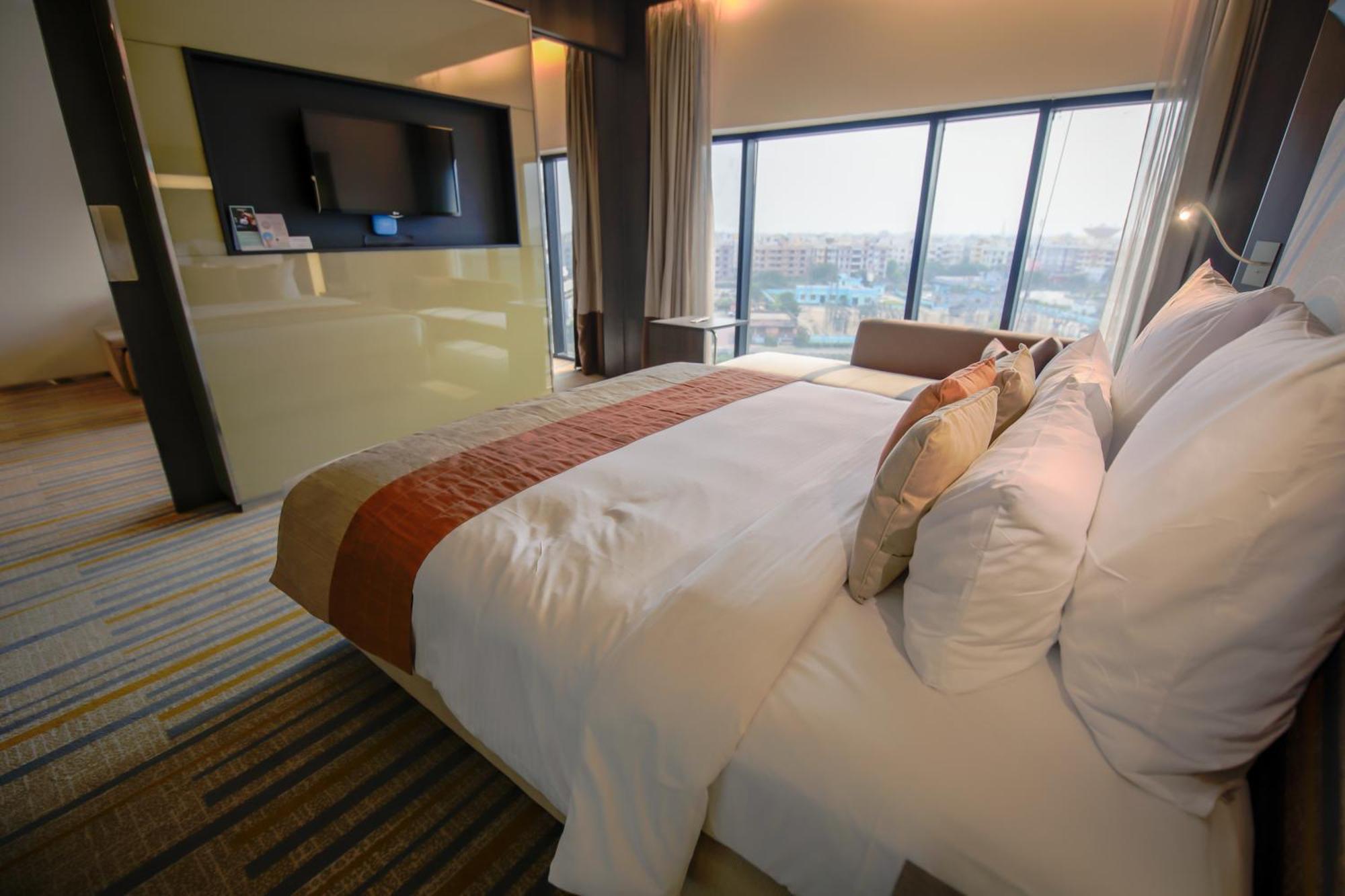 Novotel Kolkata Hotel And Residences Zewnętrze zdjęcie